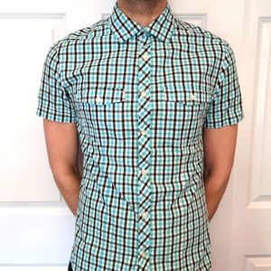 Short sleeve button down